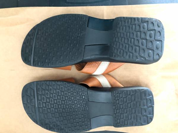 Photo New Tommy Bahama Mens Sandals $25