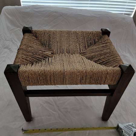 Photo VINTAGE WOODEN FOOTSTOOL WITH WEAVED RATTAN TOP $25