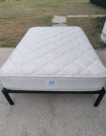 Photo full size bed $150