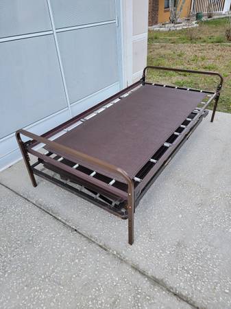Photo hi riser twin daybed with pop-up trundle- REDUCED $180