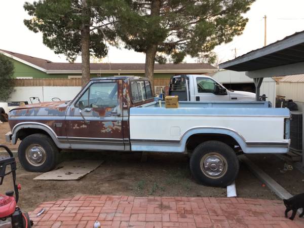 Photo 1986 ford truck $3,500