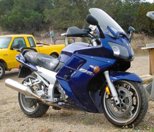 Photo 2005 YAMAHA FJR 1300 MOTORCYCLE $4,000