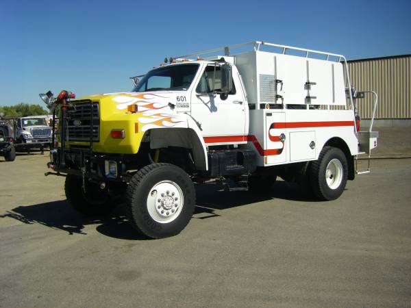 Photo 1993 Ford F800 4x4 Type 3 Brush Fire Engine $23,900