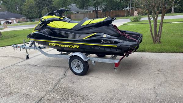 Photo 2022 Yamaha GP1800R Jet Ski $14,000