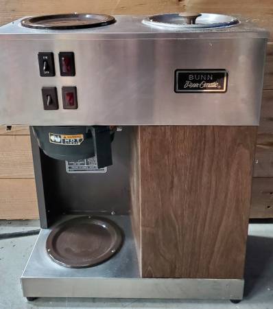 Photo Bunn Commercial Pour-over Coffee Maker $125