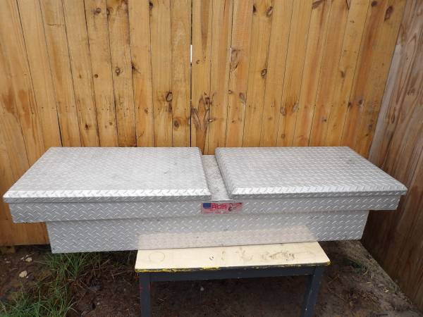 Photo truck bed tool box 71 two side aluminum $75