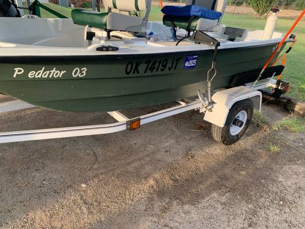 Photo 2004 Pelican Predator 2 man boat $3,000