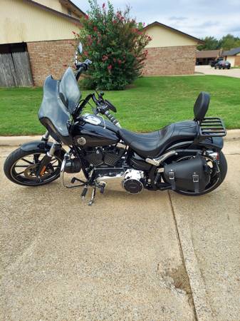 Photo 2015 Harley Softail Breakout $18,000