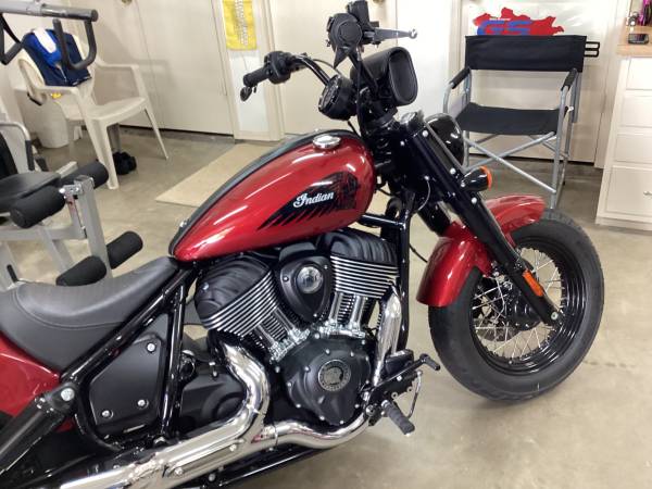 Photo 2023 Indian chief bobber 200 miles $17,995