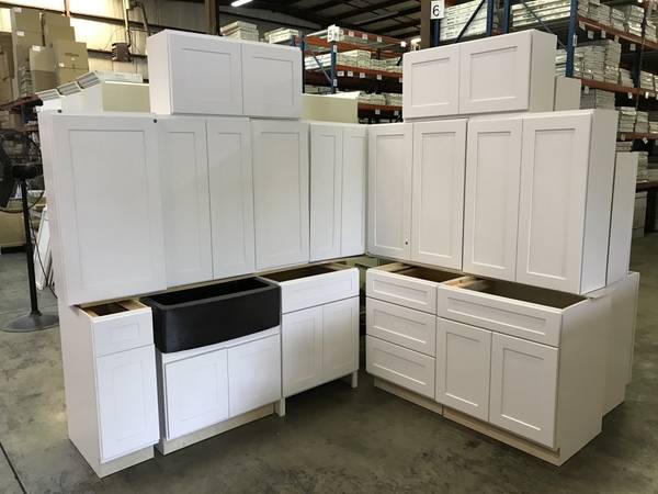 Photo Beautiful White Shaker Kitchen Cabinetry Best price on RTA Cabinets $1