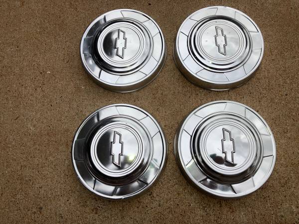 Photo Chevy truck hubcaps 73-86 $150