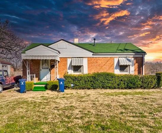 Photo Get $500 Off in OKC wCentral HAC, Laundry Room - Clean  Fresh 3BR $1,125