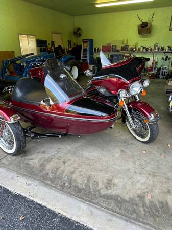 Photo HD Ultra Classic with sidecar $20,000