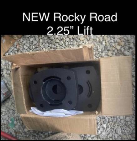 Photo NEW Never Installed Rocky Road 2.25 Lift, Jeep Grand Cherokee 05-10 $200
