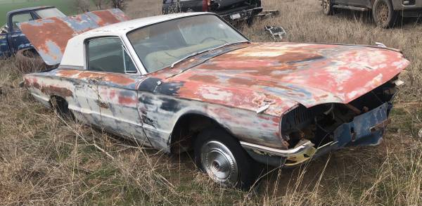 Photo PARTING OUT 1966 FORD THUNDERBIRD  SELLING PARTS