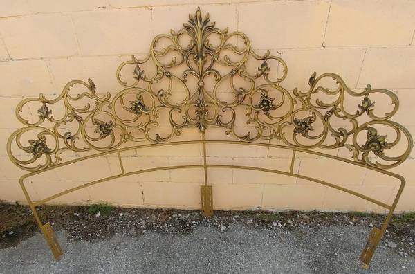 Photo VINTAGE HOLLYWOOD REGENCY CURVED IRON HEADBOARD FOR SALE $475