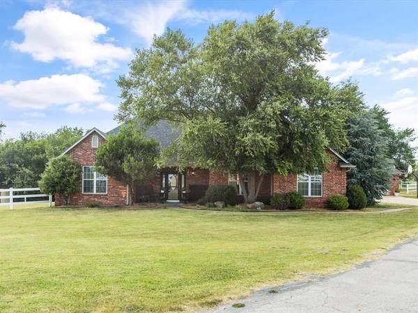 Photo Where the heart is - Home in Purcell. 4 Beds, 3 Baths $699,000