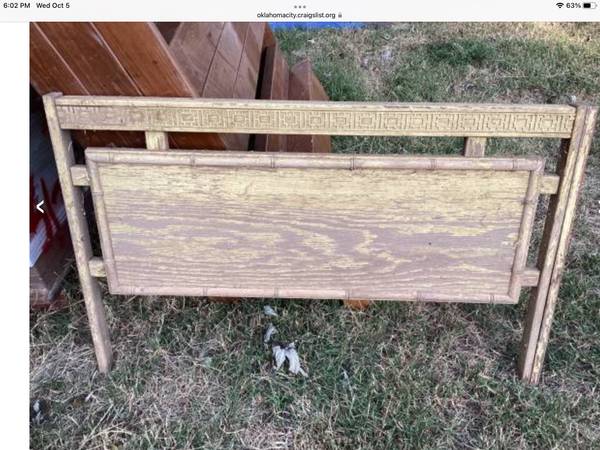 Photo Wood Twin Bed frame Wooden wheels - $20 (Midwest city) lsaquo image 1 of 7 rsaquo Ne 23rd st near Douglas (google map)