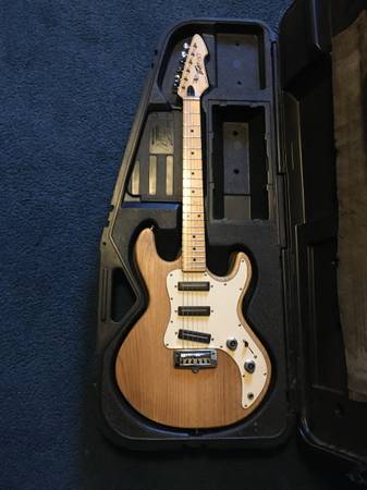 Photo 1983 Peavey T-30 Vintage Guitar $650