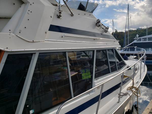 3288 Bayliner, 1987 with LOW hours $37,500