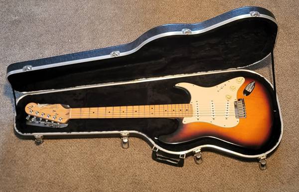 Photo 40th anniversary Fender Stratocaster $1,000