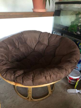 Photo Large papasan chair with ottoman $100