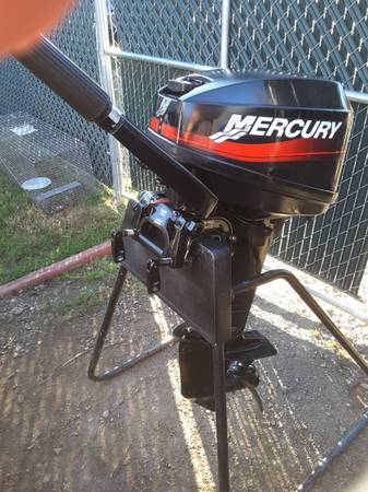 Photo Mercury 15hp longshaft outboard motor $800