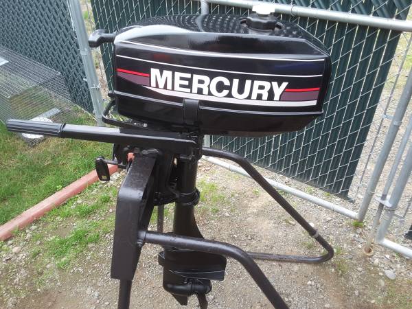 Photo Mercury 3.3 shortshaft 2 stroke outboard motor $400