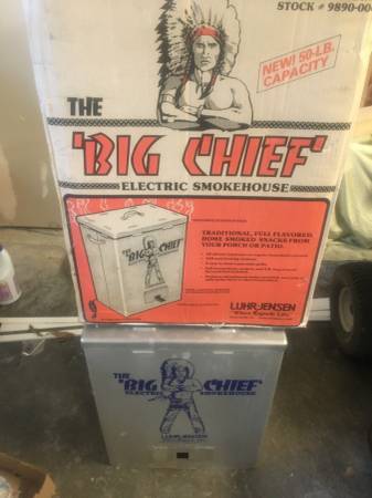 Photo The Big Chief Smokehouse Top Load Electric Smoker $95