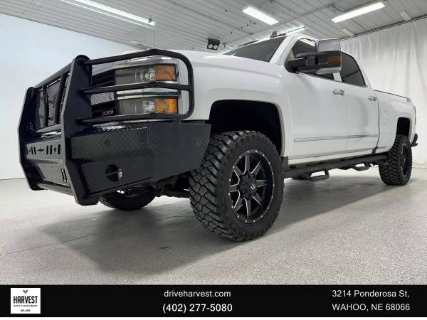Photo 2015 Chevrolet Silverado 2500 HD Crew Cab - Small Town  Family Owned $43,900