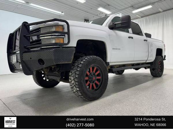 Photo 2015 Chevrolet Silverado 2500 HD Crew Cab - Small Town  Family Owned $29900.00
