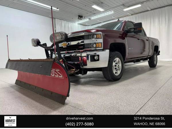 Photo 2016 Chevrolet Silverado 2500 HD Crew Cab - Small Town  Family Owned $23,900