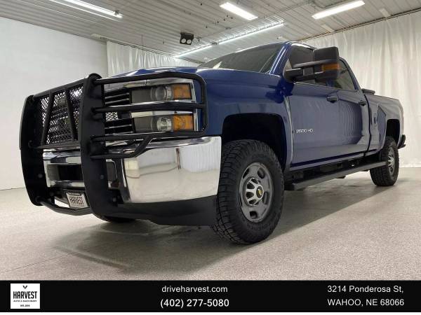 Photo 2016 Chevrolet Silverado 2500 HD Crew Cab - Small Town  Family Owned $39900.00