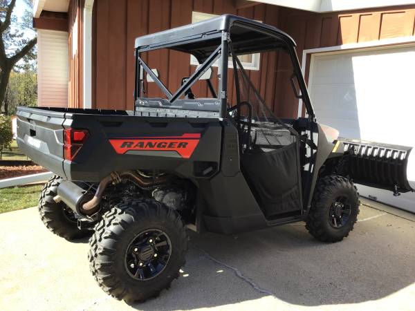 Photo 2022 polaris ranger 1000 premium $21,500