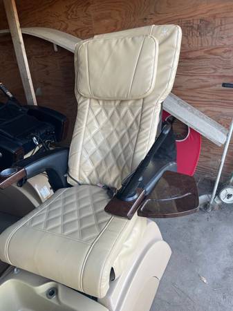 Photo Bellini Pedicure Chair $2,500
