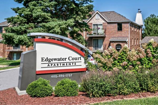 Edgewater Court has a 1 bedroom ready today $965