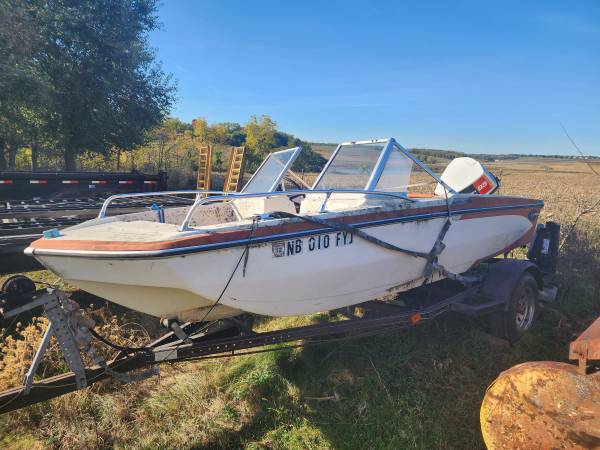 Photo Glastron Project Boat $400