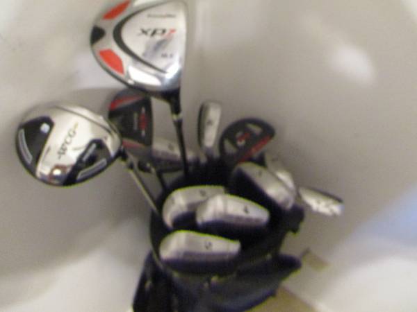 Photo Golf Clubs and Bag Very Good RH Mens PowerBilt GSx Set $180