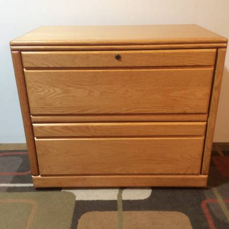 Photo OAK 2 DRAWER LATERAL FILE CABINET-HOLDS LEGAL  STANDARD FILES $420