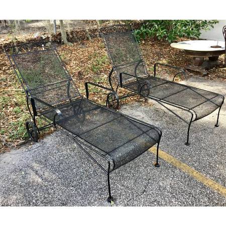 Photo Vintage Wrought Iron Adjustable Patio Lounge Chairs w Wheels...... $225