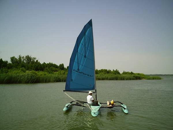Photo Windrider Trimaran sailboat and trailer $840