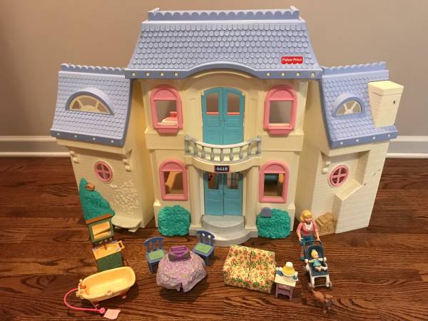 Photo VINTAGE FISHER PRICE 4618 LOVING FAMILY FOLD-UP DOLL HOUSE $60