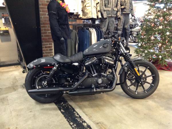 Photo H-D Certified 2022 Harley-Davidson XL-883 Iron - $11,995 (Warwick) lsaquo image 1 of 7 rsaquo 35 albany road near Maple St (google map)