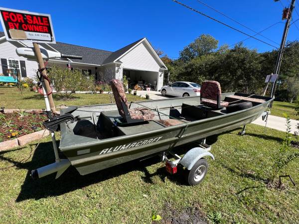Photo Jon boat, trailer, motor $4,900
