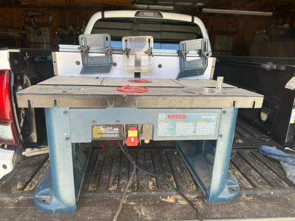 Photo bosch router table $125
