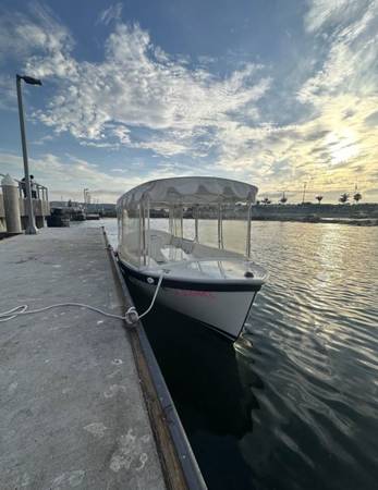 18 ft Duffy boat $11,500