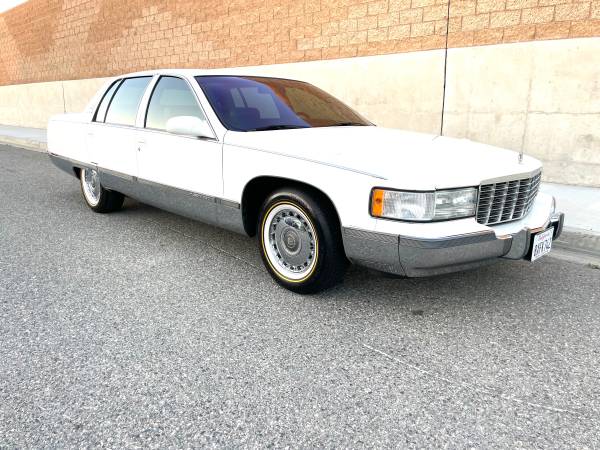 Photo 1995 Cadillac Fleetwood Brougham $22,900