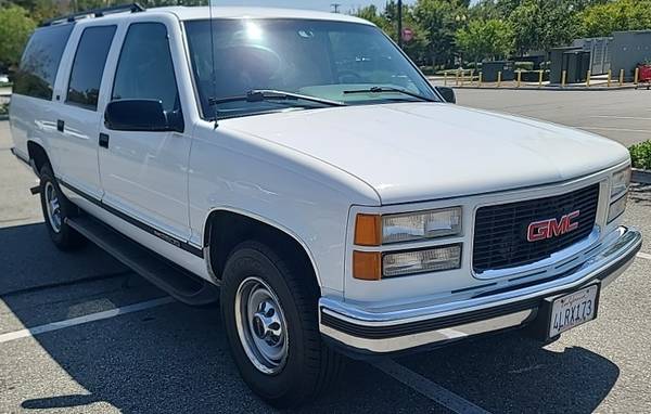 Photo 1996 GMC 2500 Restored Suburban 2WD $13,775