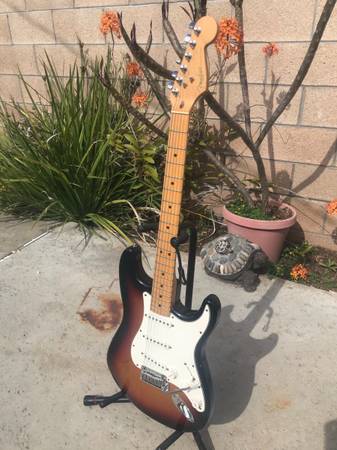Photo 1999 fender American standard strat with case $1,075
