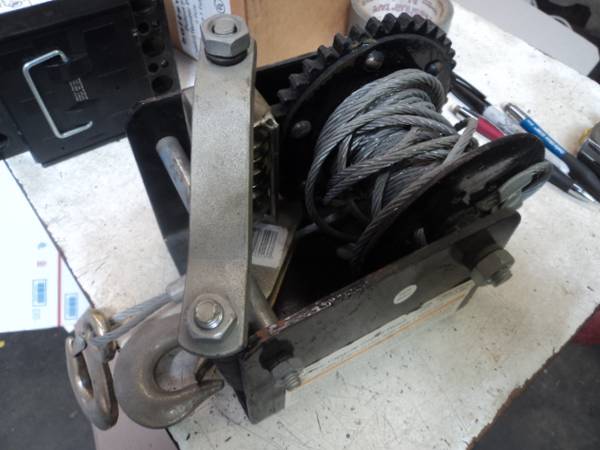 2000 Hand Crank Winches Boat Loading Winches $35
